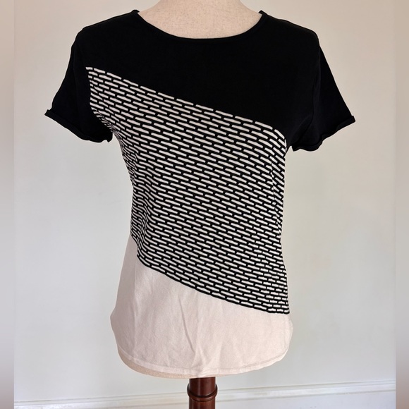 White House Black Market Tops - White House Black Market Size Medium Black and White Knit Blouse
